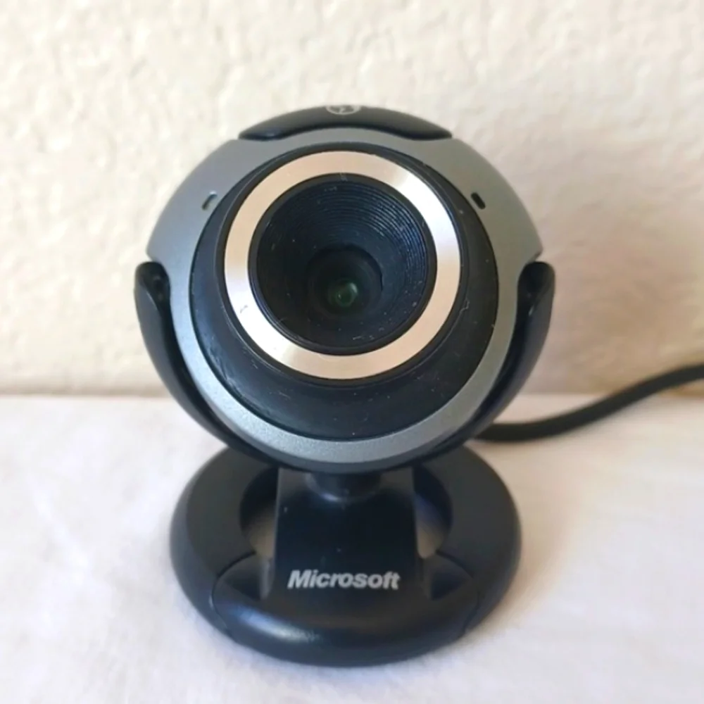 Microsoft Webcam LifeCam VX-3000 Wired USB with Built-In Microphone, Model 1076
